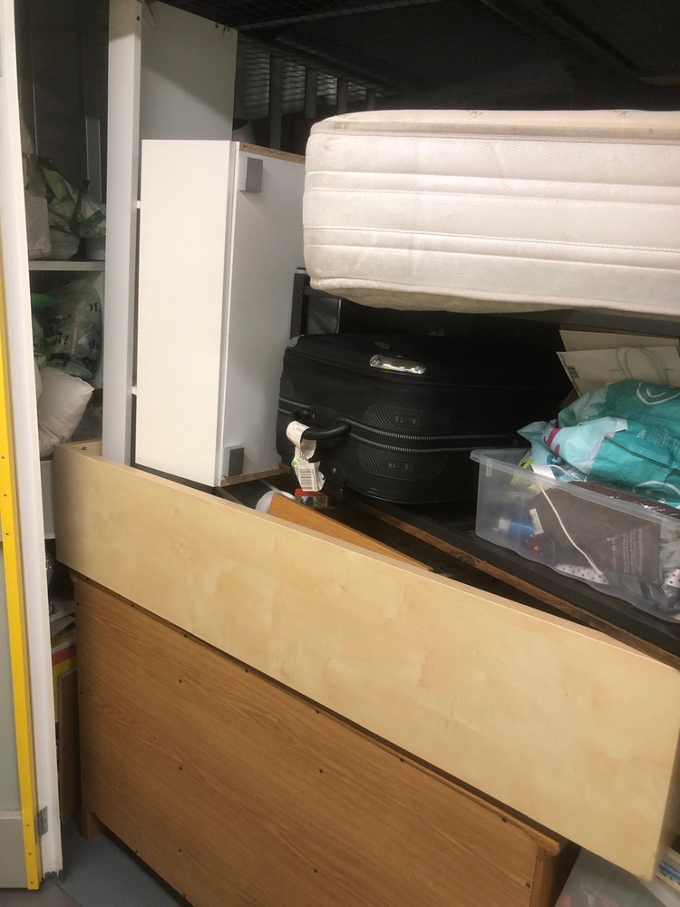 Crawley Self storage unit auction IB-1629