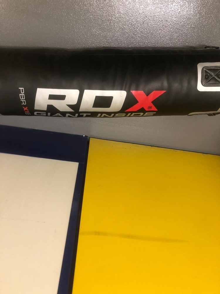 Crawley storage facility unit auction IB-8459