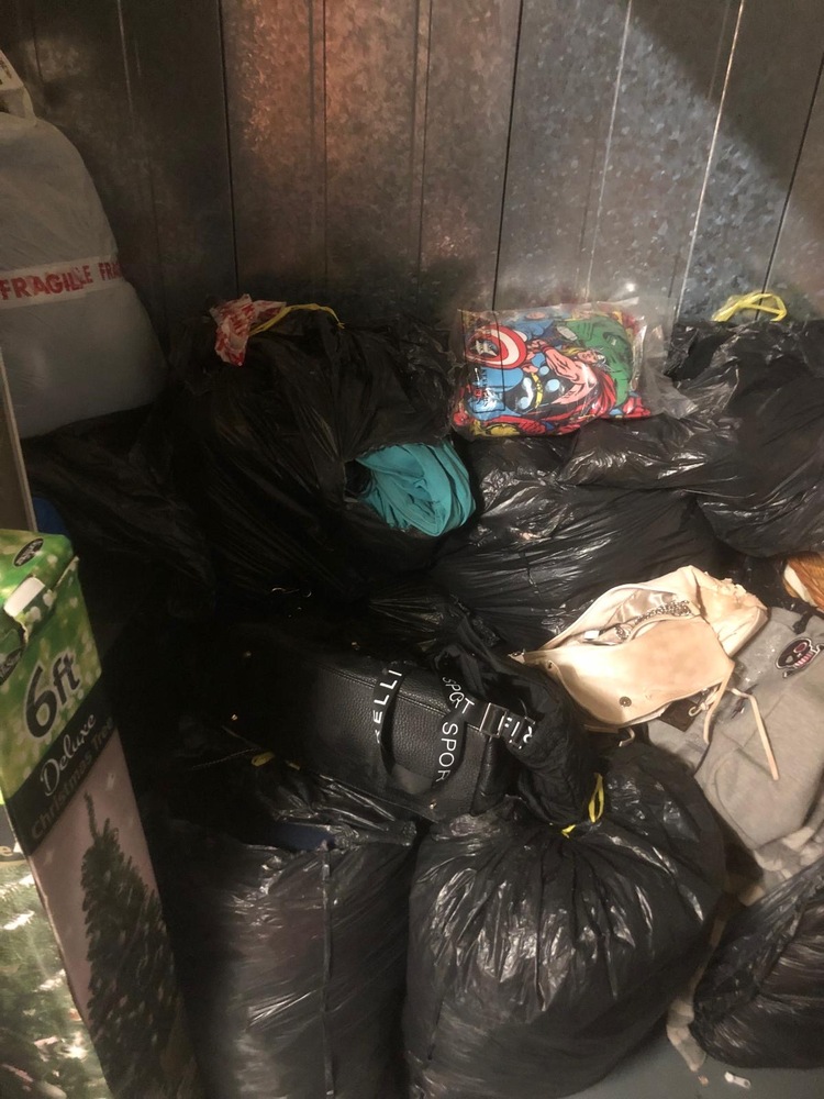 Croydon Storage Unit auction IB-2996 12