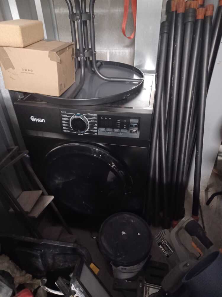 LIVERPOOL Storage Unit auction IB-5849