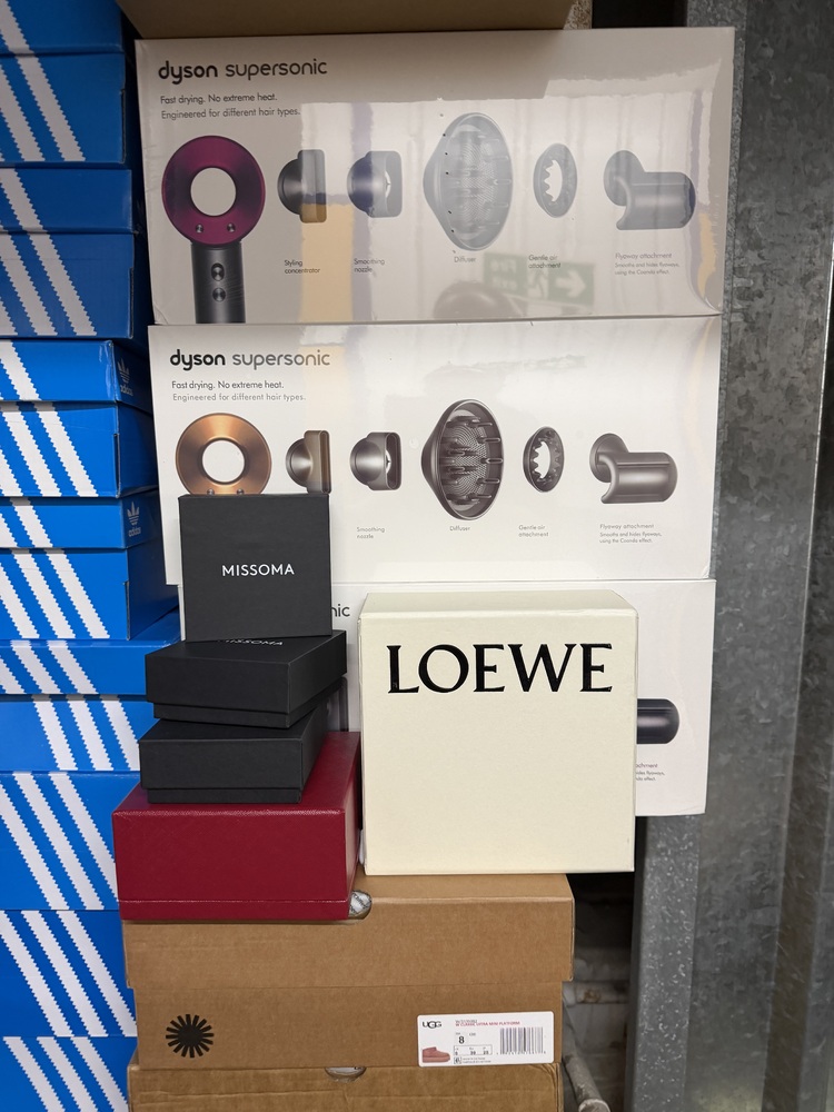 Acton Self storage unit auction IB-2617