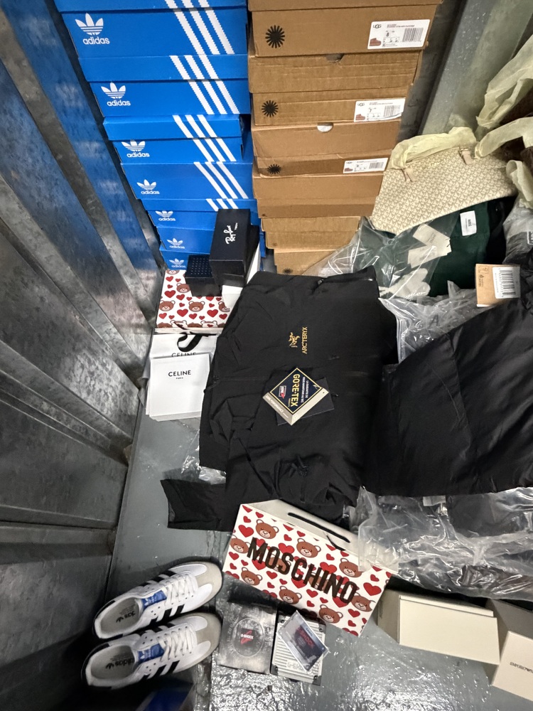 Acton Storage Unit auction IB-2617 32