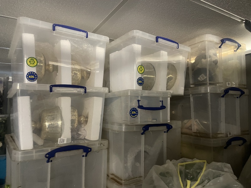 Edgware Storage Unit auction IB-2531 12