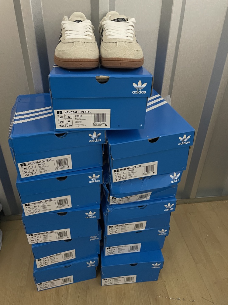 Acton Storage auction IB-6886 30