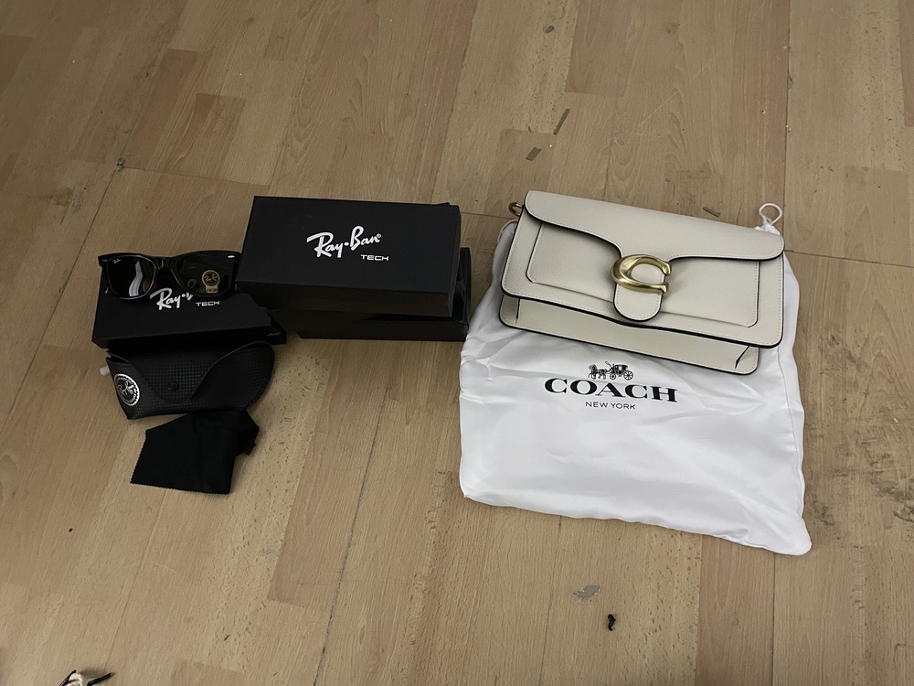 Acton storage facility unit auction IB-6886 26