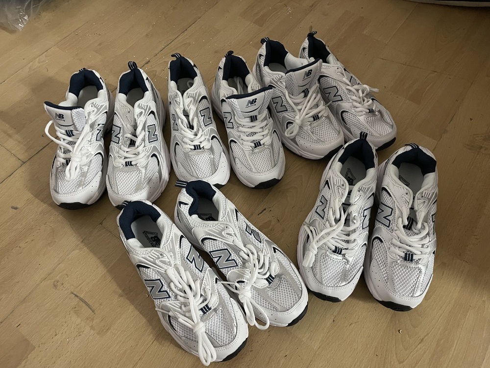 Acton Self storage unit auction IB-6886 33