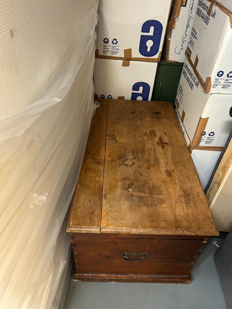 Kings Cross storage facility unit auction IB-6308