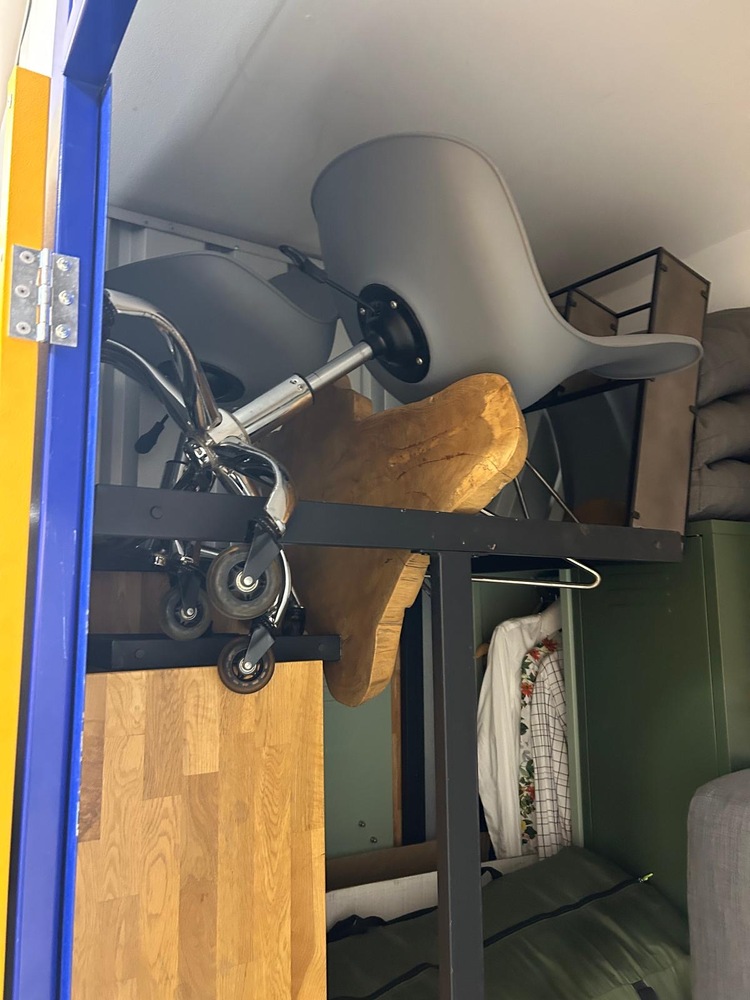 Kings Cross Self storage auction IB-6308 24