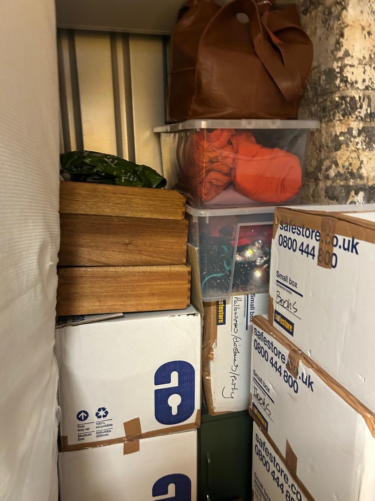 Kings Cross Self storage unit auction IB-6308 23