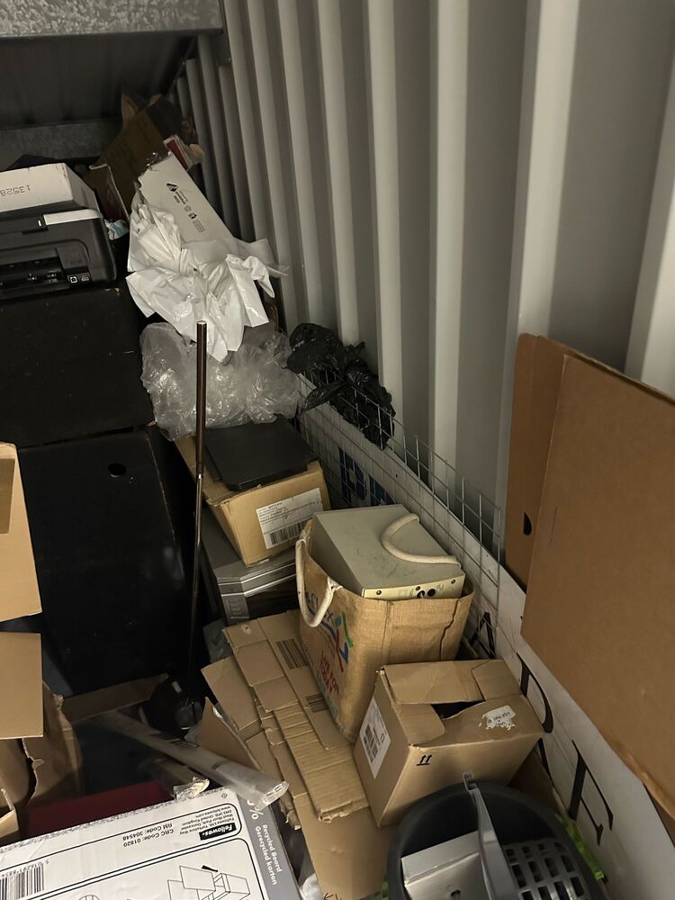 Swindon Self storage unit auction IB-3641