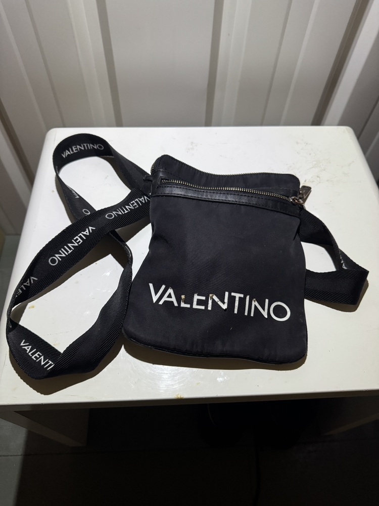 Selby Self storage unit auction IB-6686 13