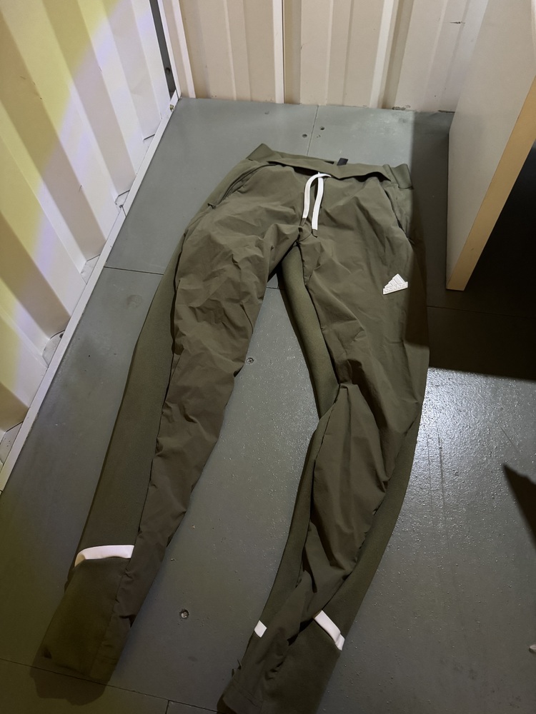 Selby Storage Unit auction IB-6686 32