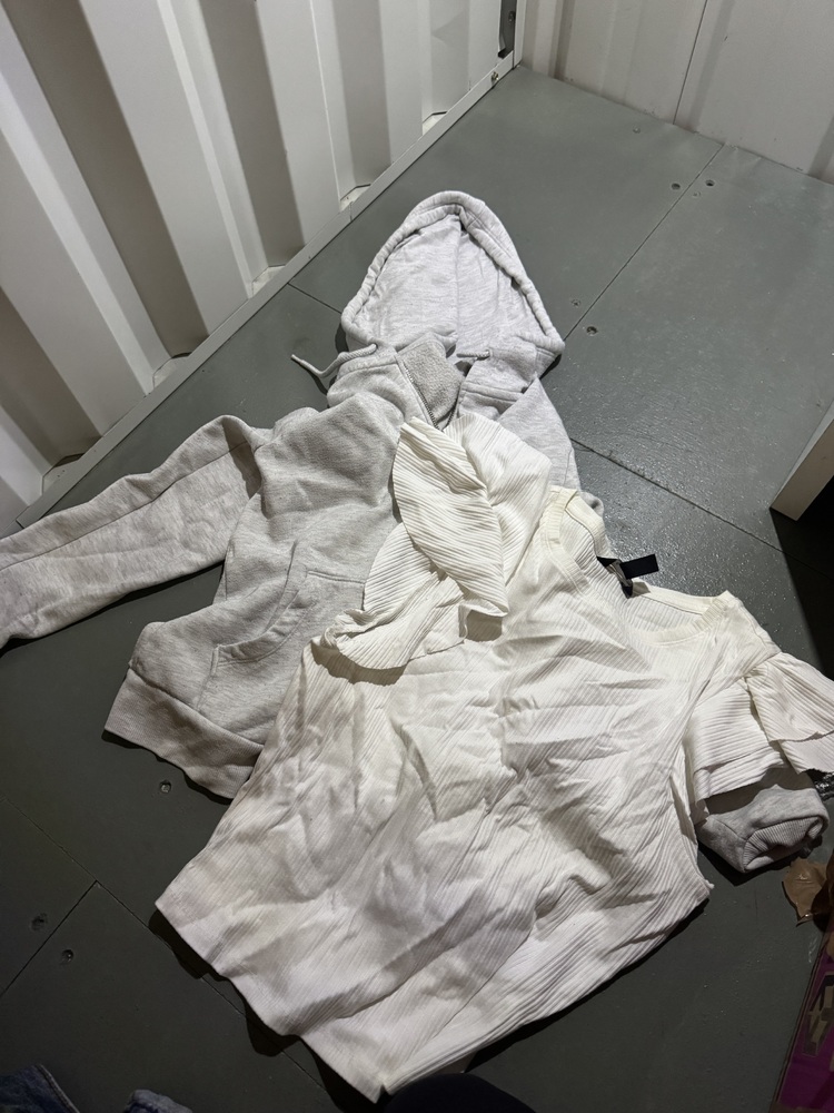 Selby Self storage unit auction IB-6686 33