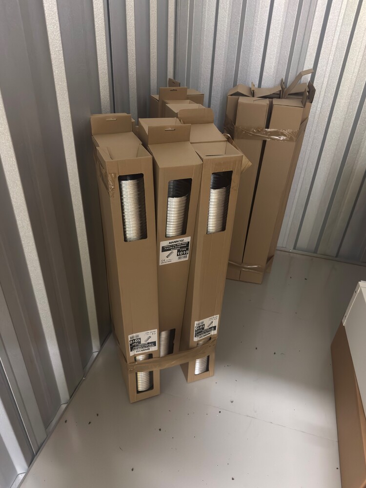 Norwich storage facility unit auction IB-8391 16