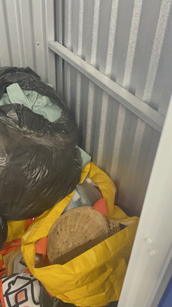 Sydenham Storage Unit auction IB-5624