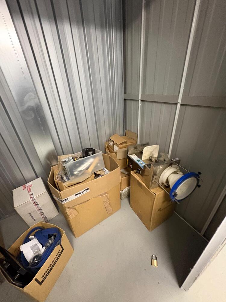 Woodley storage facility unit auction IB-4834