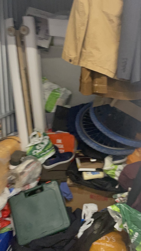 Catford storage facility unit auction IB-6253