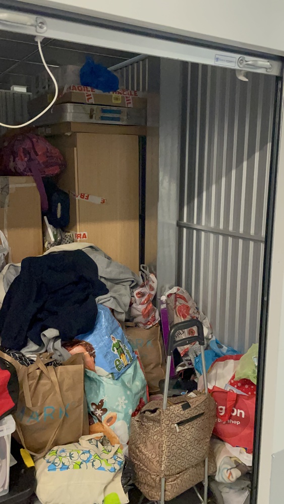 Catford Self storage unit auction IB-1986