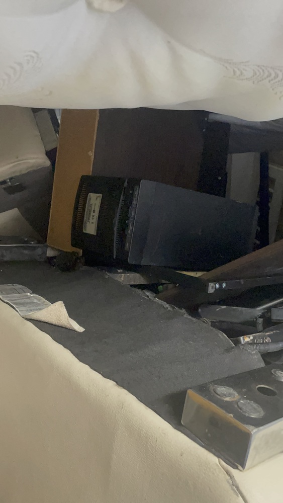 Catford Self storage auction IB-8103