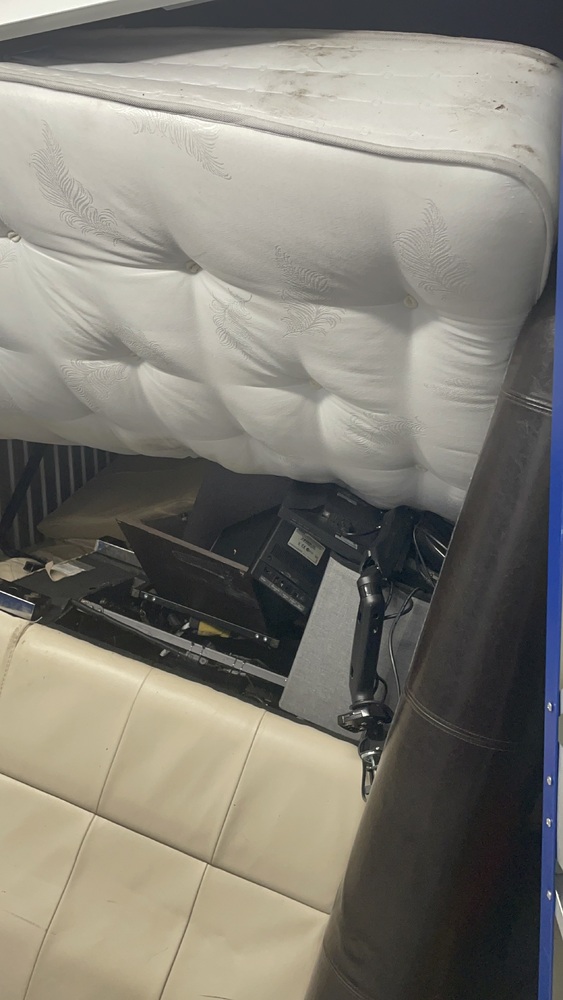 Catford Storage auction IB-8103 10