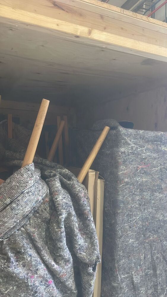 LUTON Self storage unit auction IB-1794