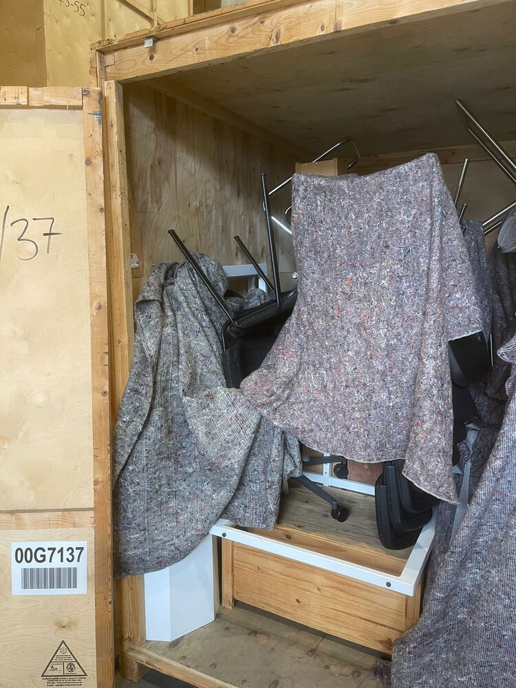 LUTON Storage auction IB-6806