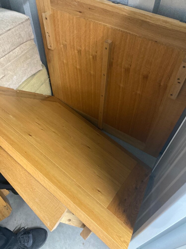 Chesterfield  storage facility unit auction IB-9802