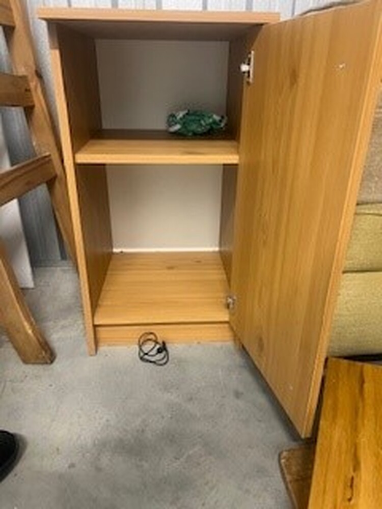 Chesterfield  Self storage auction IB-9802