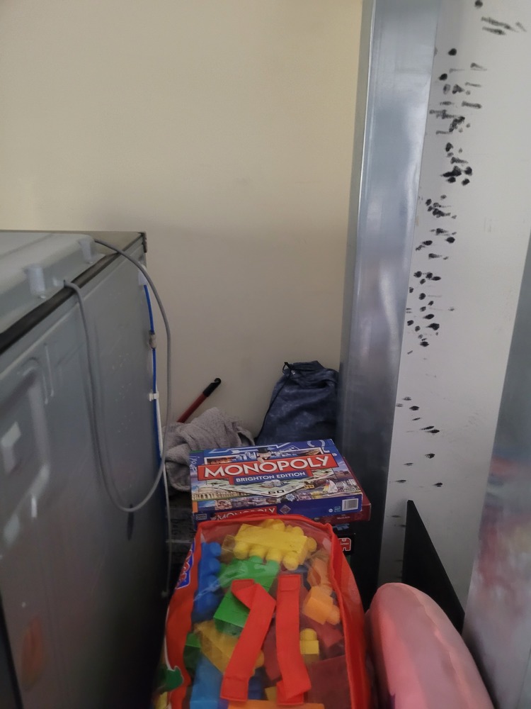 StorageMart Worthing Self storage auction IB-5518