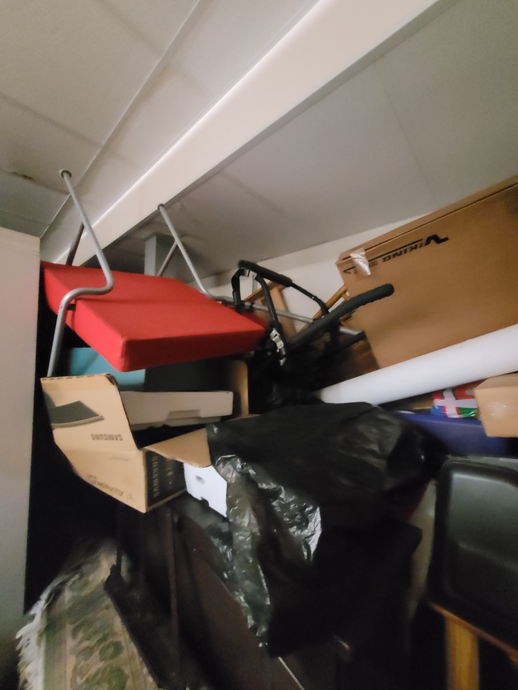 StorageMart Worthing Storage auction IB-9905