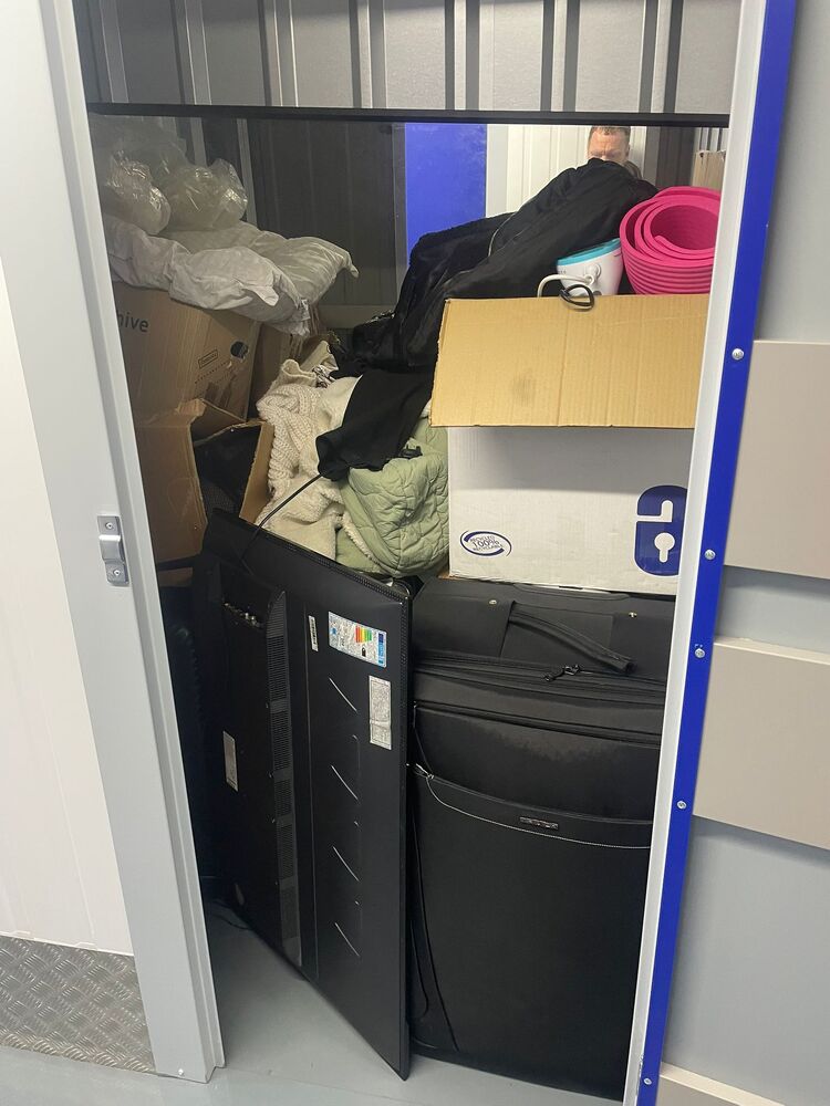 Ellesmere Port Self storage auction IB-4277