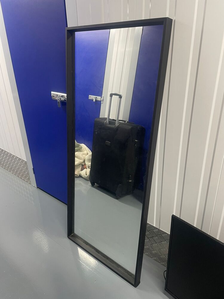 Ellesmere Port Storage auction IB-4277