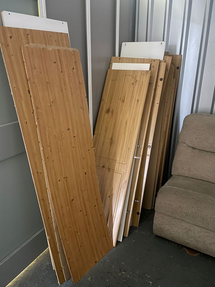 Worsley storage facility unit auction IB-6402