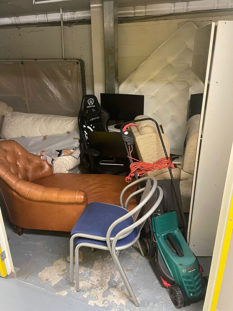 Worsley Self storage unit auction IB-6402 13