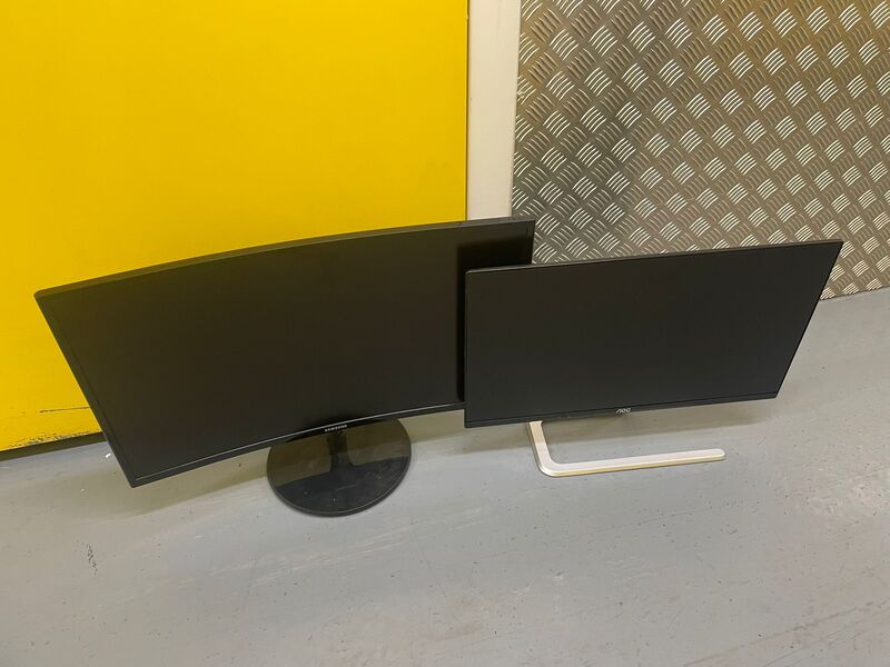 Worsley Self storage auction IB-6402