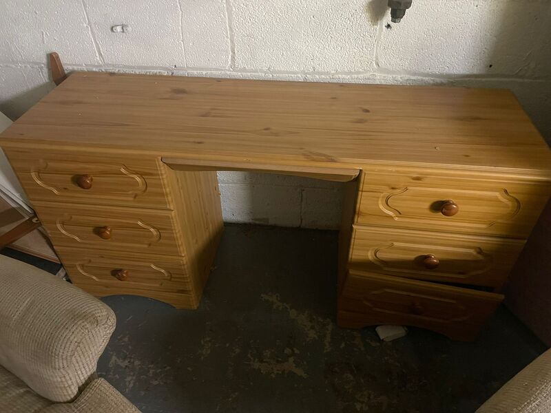 Worsley Self storage auction IB-6402