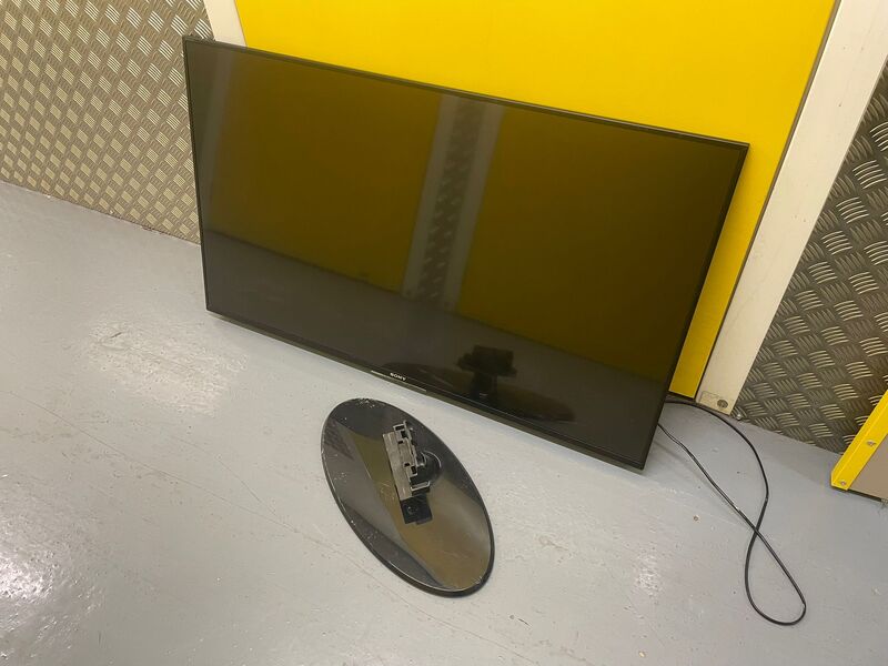 Worsley Self storage auction IB-6402