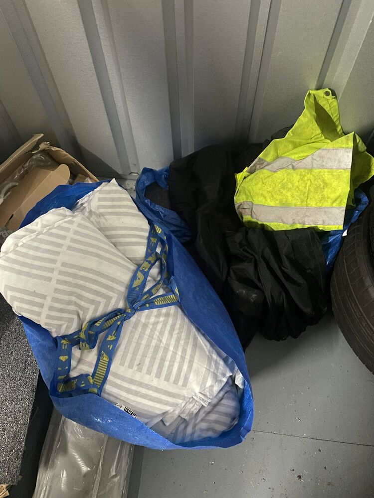 Altrincham storage facility unit auction IB-4888 16