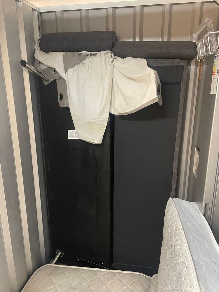 Bolton storage facility unit auction IB-8771