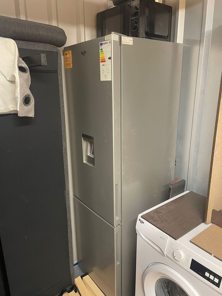 Bolton Storage auction IB-8771