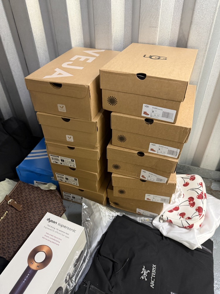 Acton Self storage unit auction IB-7922 23