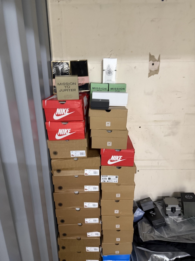 Acton storage facility unit auction IB-7922 26