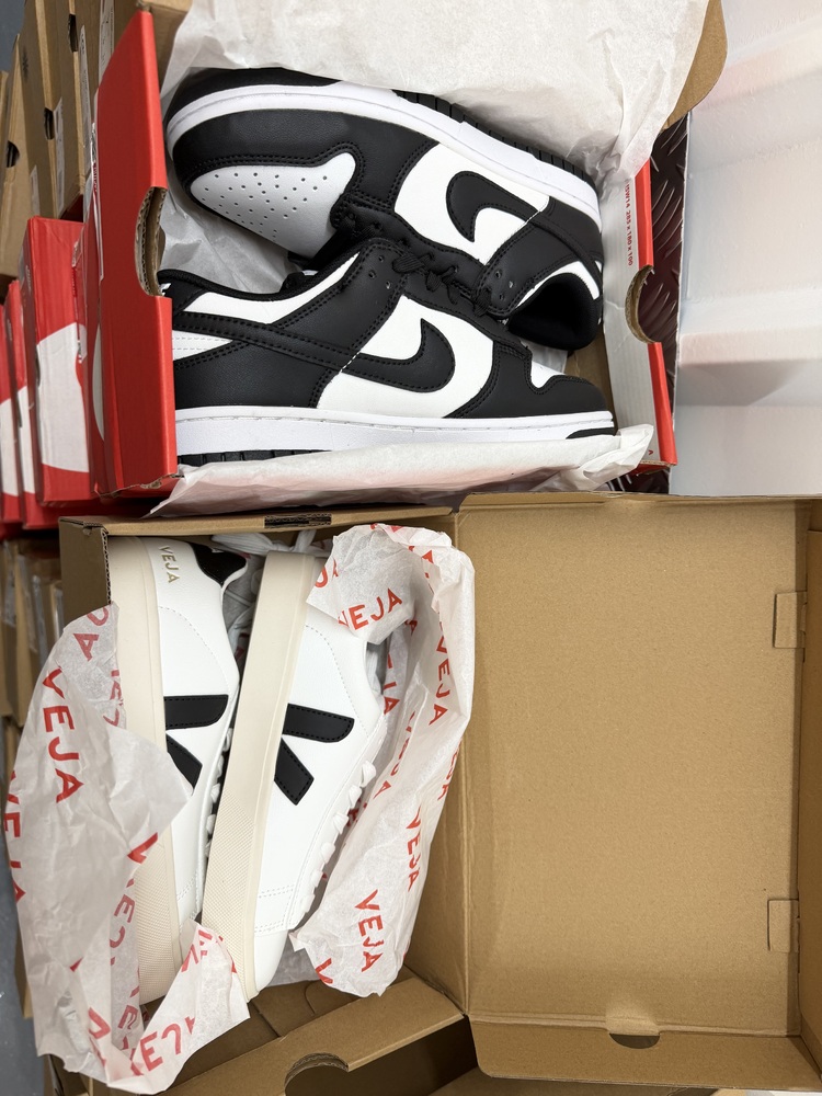 Acton storage facility unit auction IB-9806 16