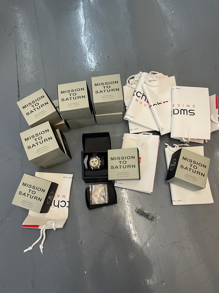 Acton storage facility unit auction IB-5654