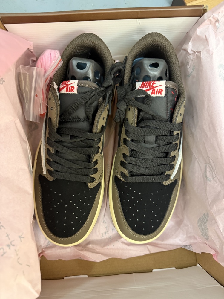 Acton Self storage unit auction IB-5777 13