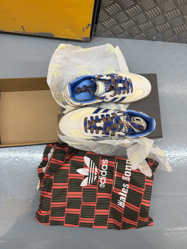 Acton Self storage unit auction IB-5777 23