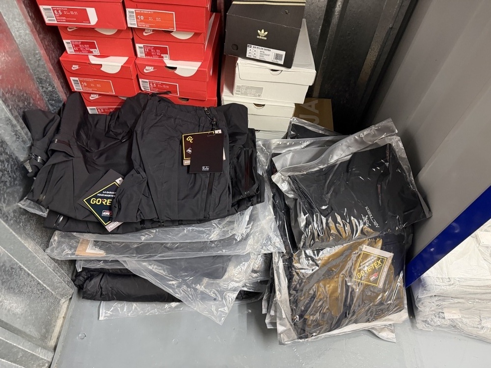 Acton storage facility unit auction IB-5242 16