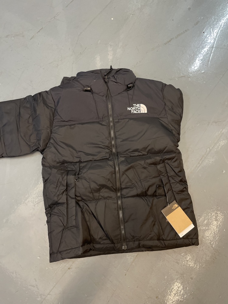 Acton Self storage unit auction IB-6801