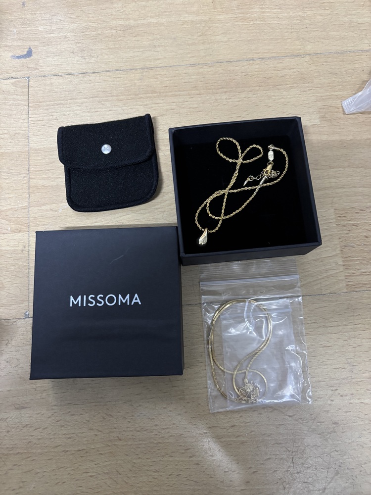 Acton Self storage unit auction IB-7324 13