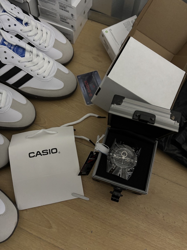 Acton Self storage unit auction IB-7324 13